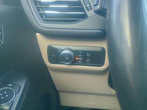 Used 2021 Ford Escape SEL w/ Technology Package image 21