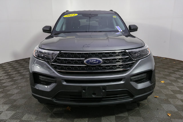 Used 2024 Ford Explorer XLT AWD/4WD image 4