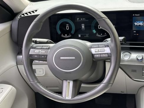 Used 2025 Hyundai Kona SEL AWD/4WD image 19