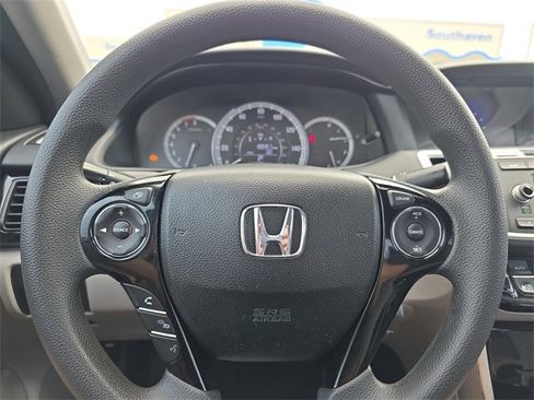 Used 2017 Honda Accord LX image 20