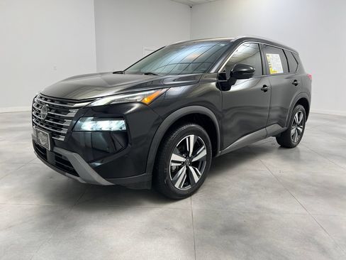 Used 2024 Nissan Rogue SL AWD/4WD image 4
