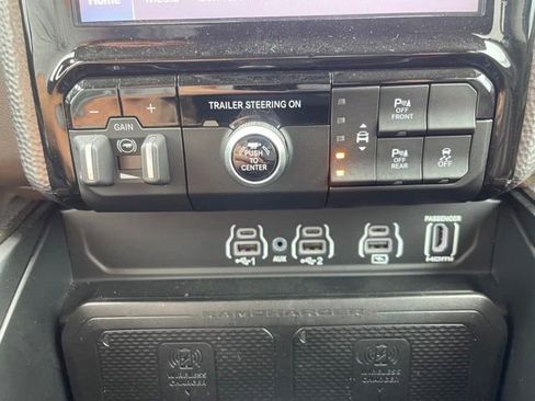 Used 2025 RAM 1500 Limited w/ Trailer Tow Group AWD/4WD image 25