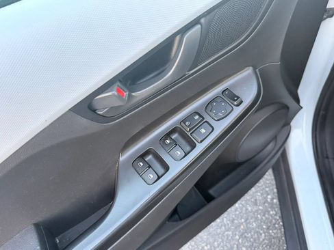 Used 2021 Hyundai Kona SE FWD image 13