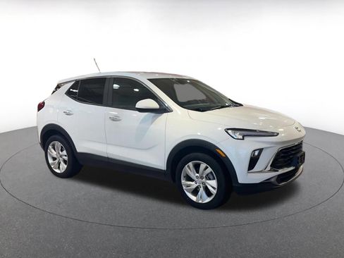 Used 2025 Buick Encore GX Preferred image 2