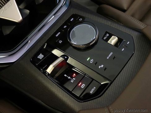 Used 2025 BMW X3 xDrive30i w/ Premium Package image 25