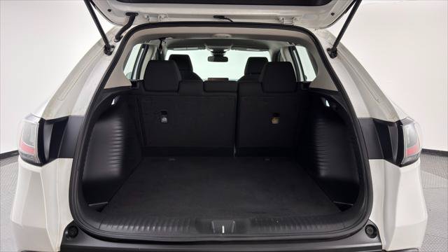 Used 2023 Honda HR-V LX image 18