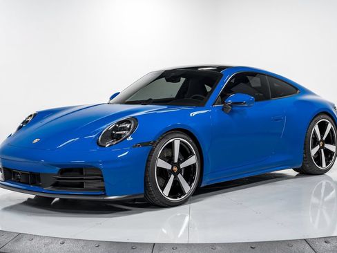 Used 2025 Porsche 911 Carrera RWD image 7