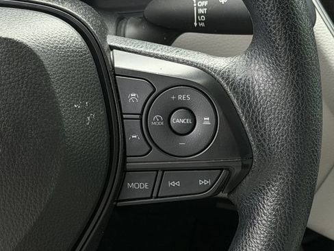 Used 2024 Toyota Corolla Cross L FWD image 10