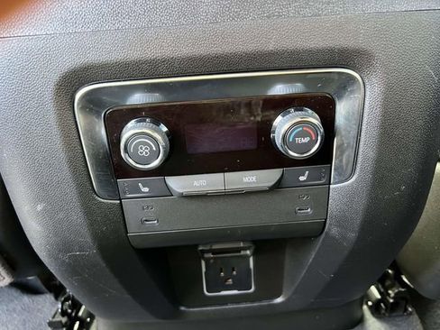 Certified 2025 Chevrolet Suburban Premier image 13