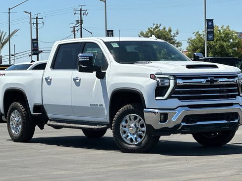 Used 2025 Chevrolet Silverado 2500 LTZ w/ LTZ Convenience Package AWD/4WD image 2