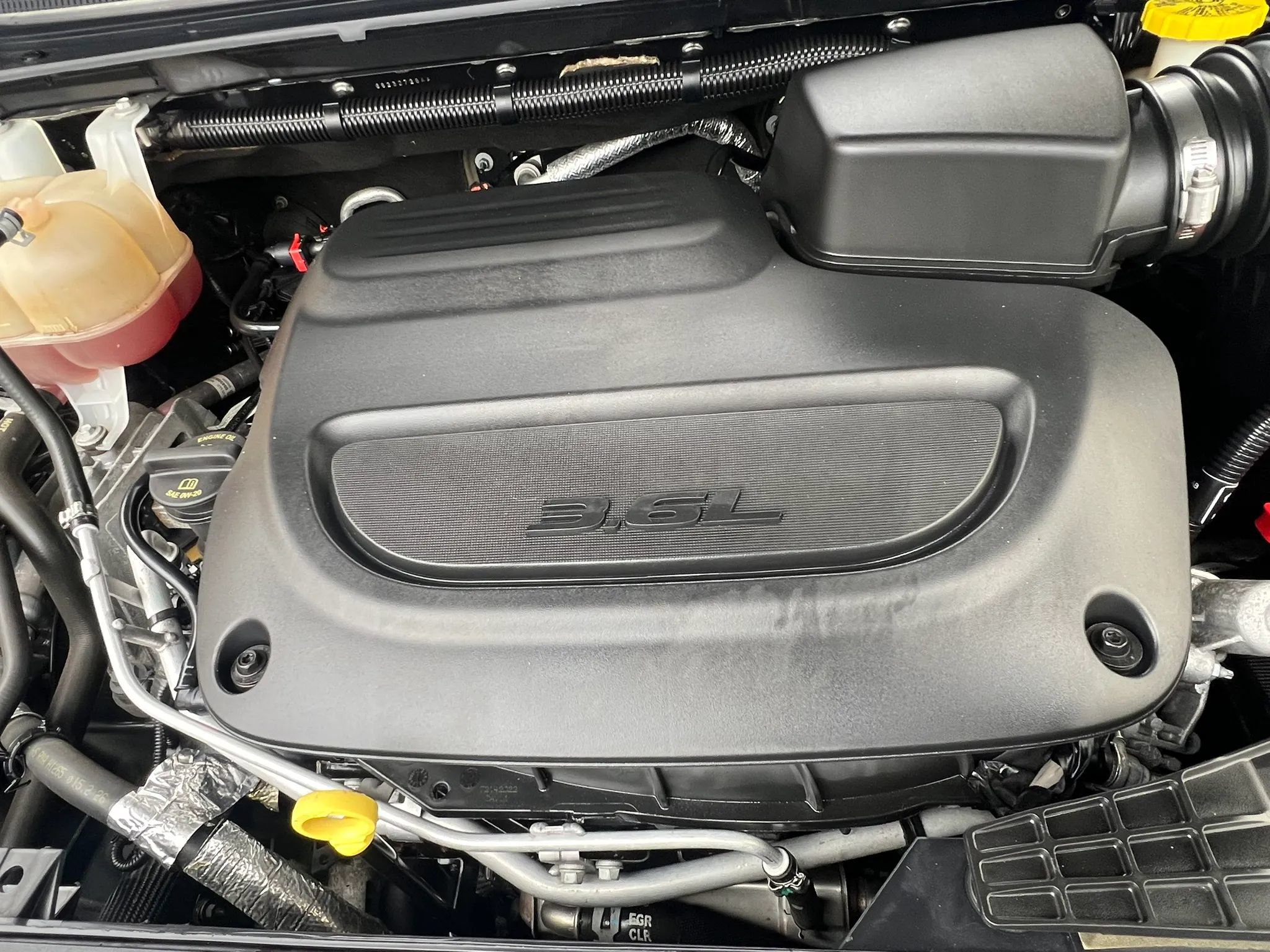 Used 2021 Chrysler Pacifica Touring-L w/ Uconnect Theater Family Group FWD image 34