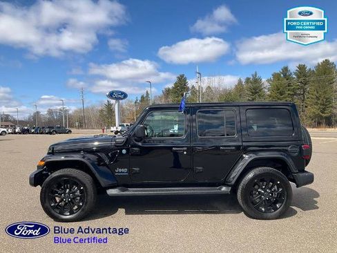 Used 2025 Jeep Wrangler Unlimited Sahara image 26