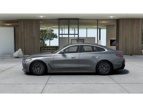 New 2025 BMW i4 xDrive40i image 4