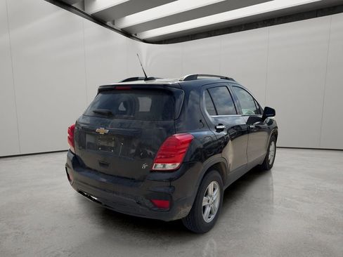 Used 2020 Chevrolet Trax LT w/ LT Convenience Package image 5