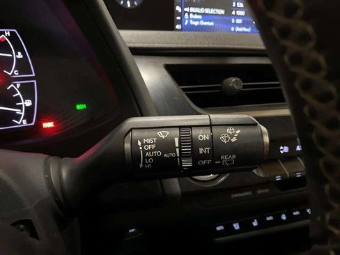 Used 2019 Lexus UX 250h w/ Premium Package image 35