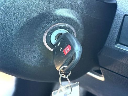 Used 2015 Toyota RAV4 LE image 17