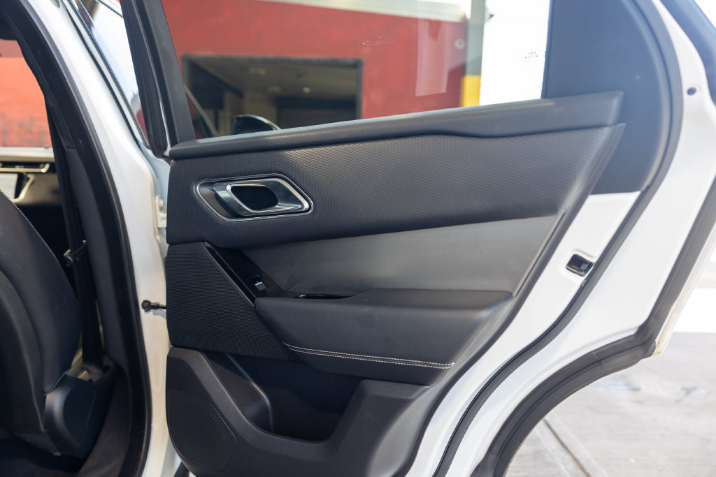 Used 2018 Land Rover Range Rover Velar S AWD/4WD image 50