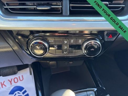 Certified 2025 Chevrolet Trax LT image 20