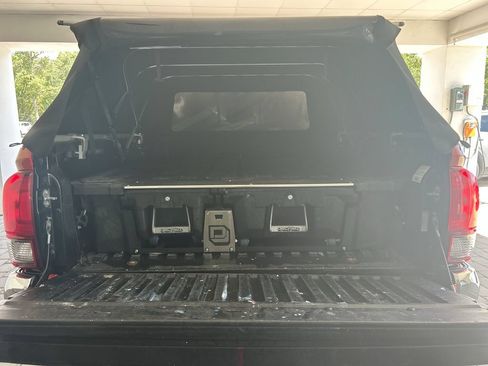 Used 2018 Toyota Tacoma SR5 RWD image 31