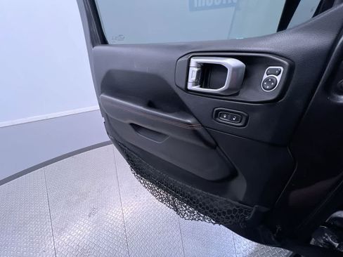 Used 2018 Jeep Wrangler Unlimited Rubicon AWD/4WD image 32