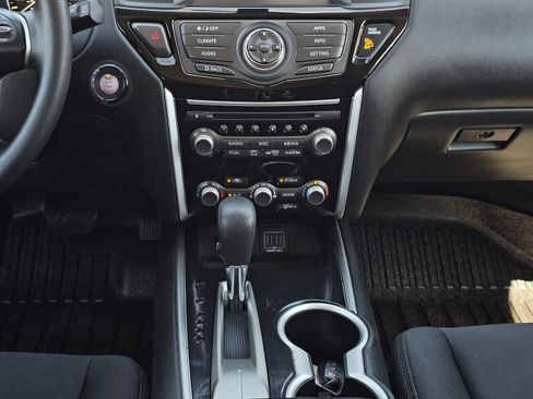 Used 2018 Nissan Pathfinder S FWD image 26