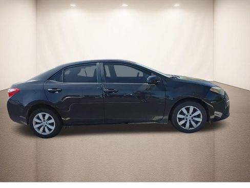 Used 2014 Toyota Corolla LE FWD image 3