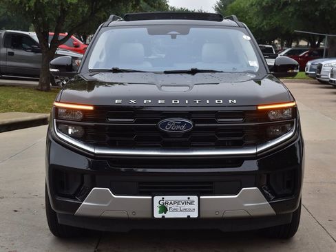 Certified 2025 Ford Expedition Platinum AWD/4WD image 3