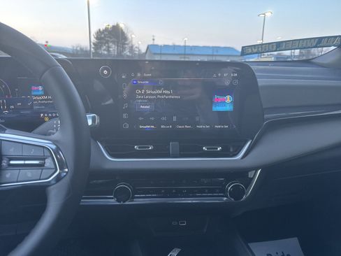 New 2026 Chevrolet Equinox LT w/ Convenience Package II image 11