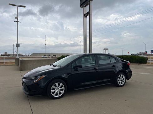 Used 2026 Toyota Corolla LE FWD image 1