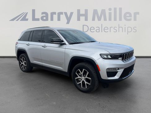Used 2025 Jeep Grand Cherokee Limited w/ Trailer Tow Package RWD image 7