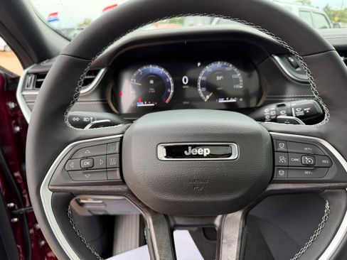 New 2025 Jeep Grand Cherokee L Limited w/ Luxury Tech Group II AWD/4WD image 8