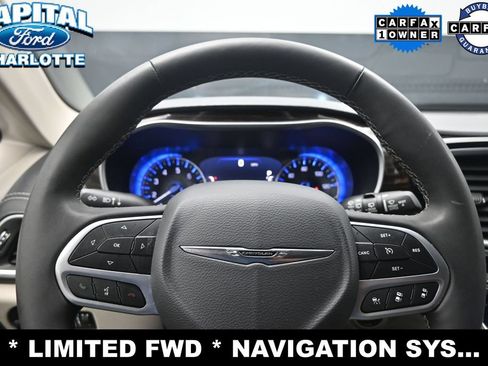 Used 2024 Chrysler Pacifica Limited FWD image 17
