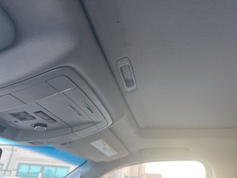 Used 2019 Chevrolet Suburban LT image 10