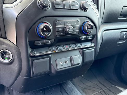 Used 2021 Chevrolet Silverado 1500 LT AWD/4WD image 43