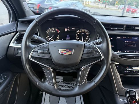 Used 2020 Cadillac XT5 Premium Luxury FWD image 16