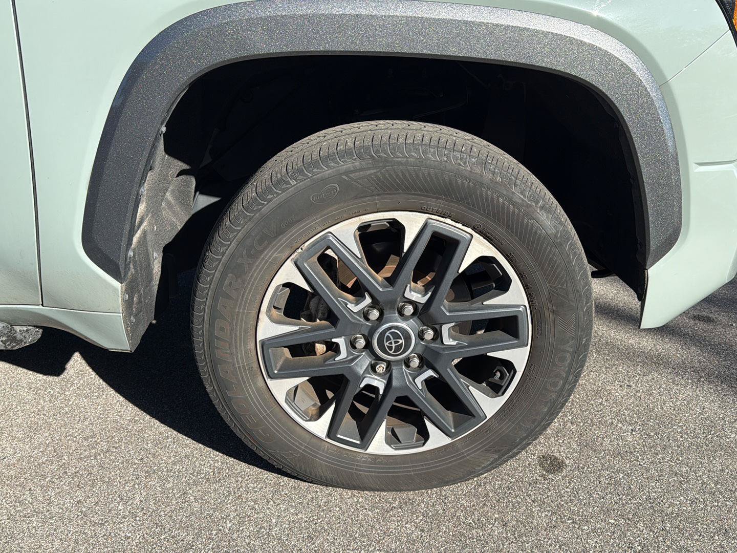 Used 2024 Toyota Tundra Limited AWD/4WD image 14