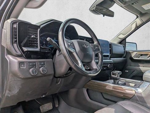 Used 2023 Chevrolet Silverado 1500 LT Trail Boss w/ Convenience Package II image 10