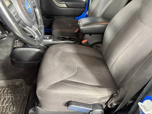 Used 2015 Jeep Wrangler Sport image 12