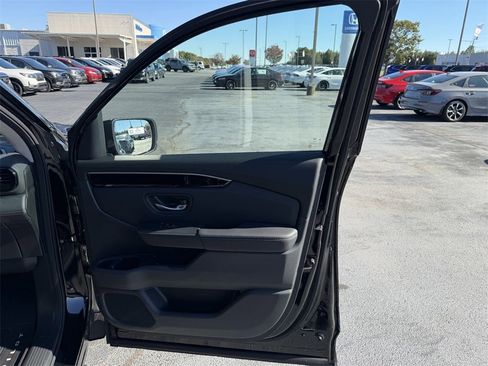 New 2025 Honda Pilot Touring image 25