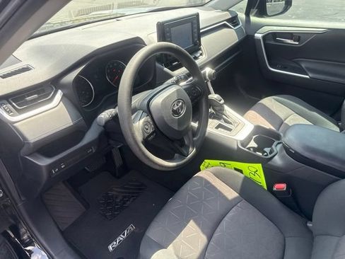 Used 2019 Toyota RAV4 XLE w/ Convenience Package FWD image 23