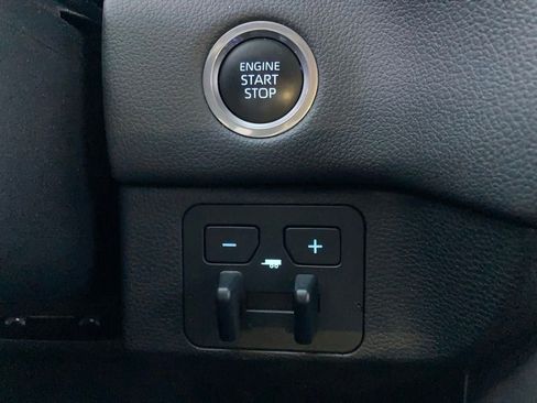 Used 2024 Toyota Tundra Limited w/ Power Package AWD/4WD image 18