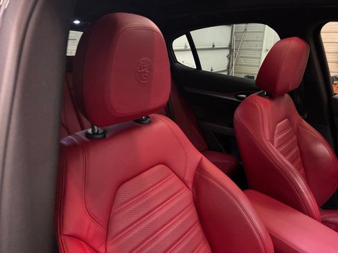 Used 2022 Alfa Romeo Stelvio Veloce AWD/4WD image 29