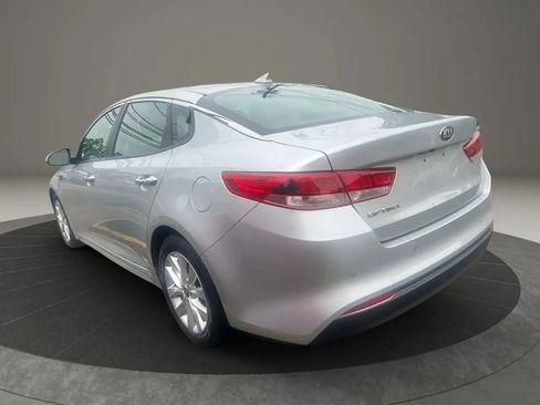 Used 2018 Kia Optima LX w/ 17" Alloy Wheels Package FWD image 7