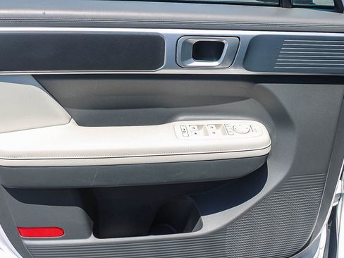 Used 2025 Hyundai Santa Fe SEL FWD image 21