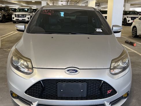 Used 2014 Ford Focus ST w/ Equipment Group 202A FWD image 2