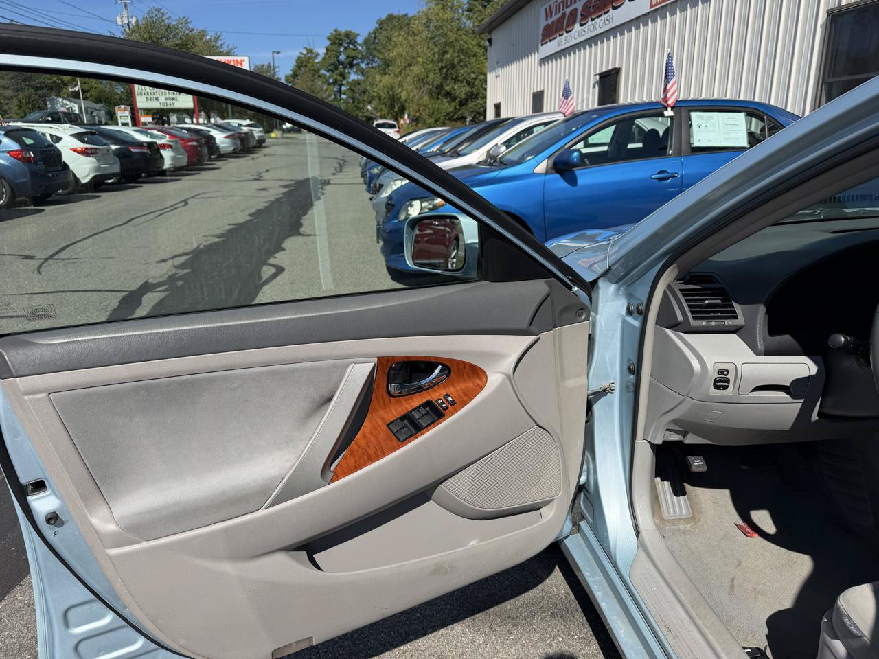 Used 2009 Toyota Camry XLE FWD image 10