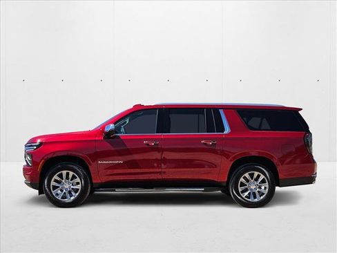 New 2026 Chevrolet Suburban Premier image 5