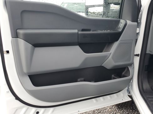 New 2026 Ford F250 XL w/ XL Chrome Package image 15