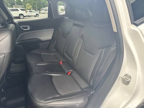 Used 2022 Jeep Compass Latitude FWD image 12