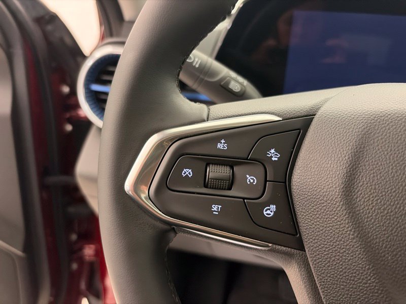 Used 2024 Chevrolet Trax LT w/ Sunroof Package FWD image 20
